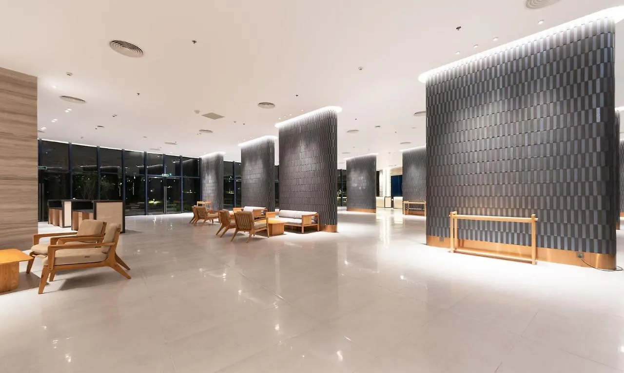 The Empyrean Cam Ranh Beach Resort 5*,