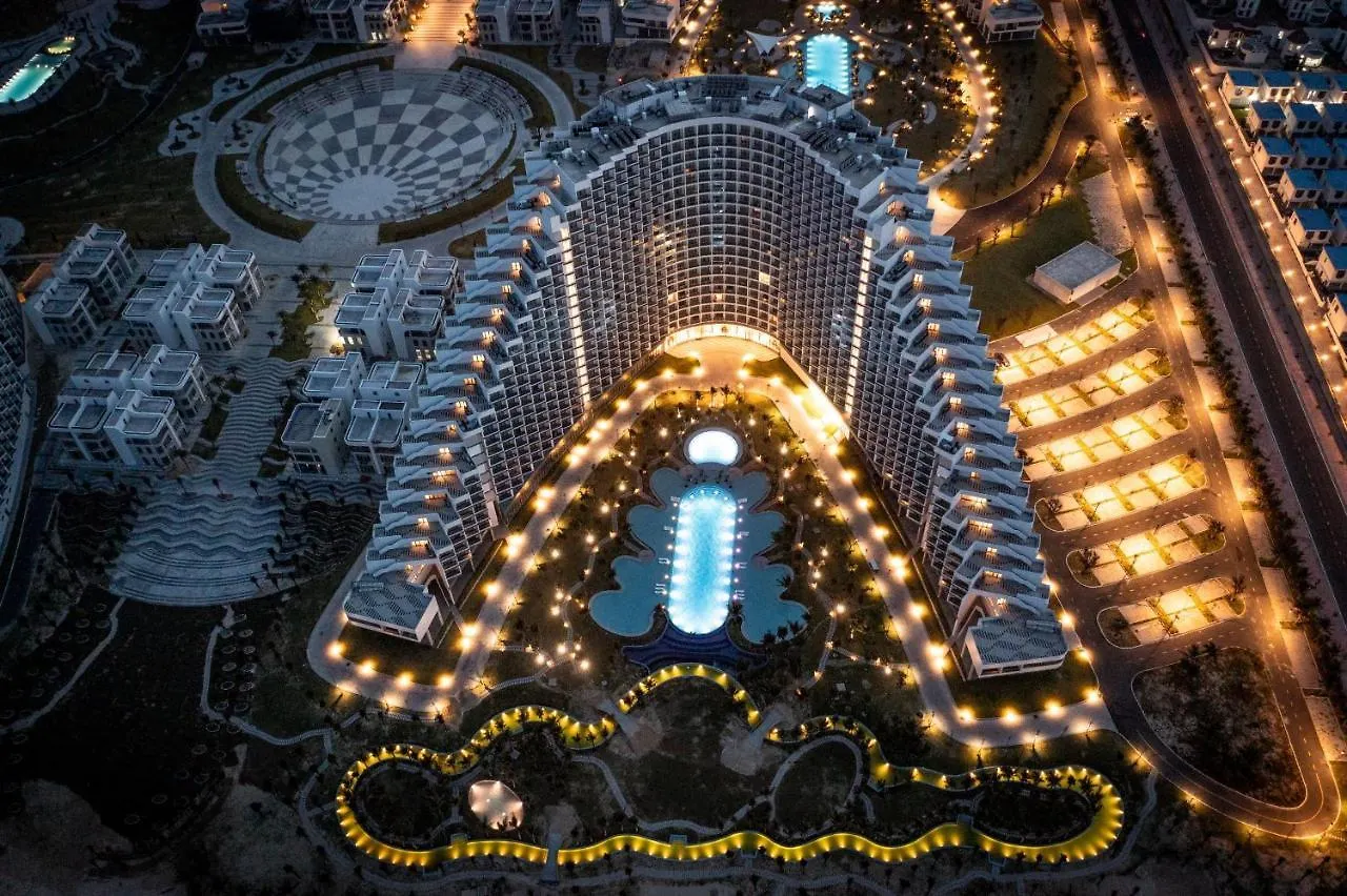 *****  The Empyrean Cam Ranh Beach Resort Vietnam