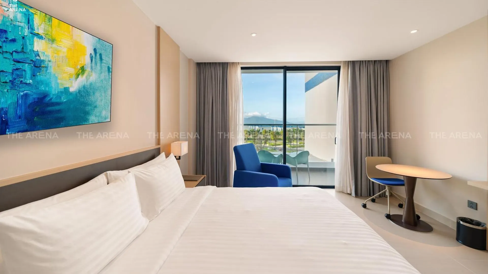 The Empyrean Cam Ranh Beach Resort 5*,