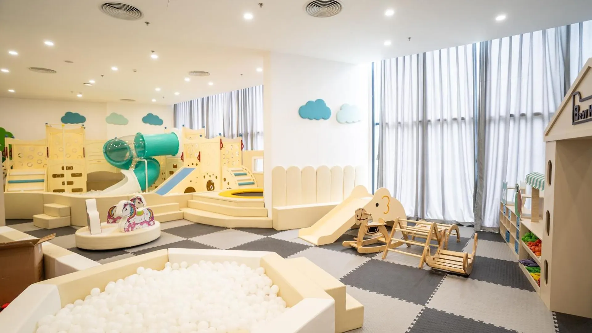 *****  The Empyrean Cam Ranh Beach Resort Vietnam