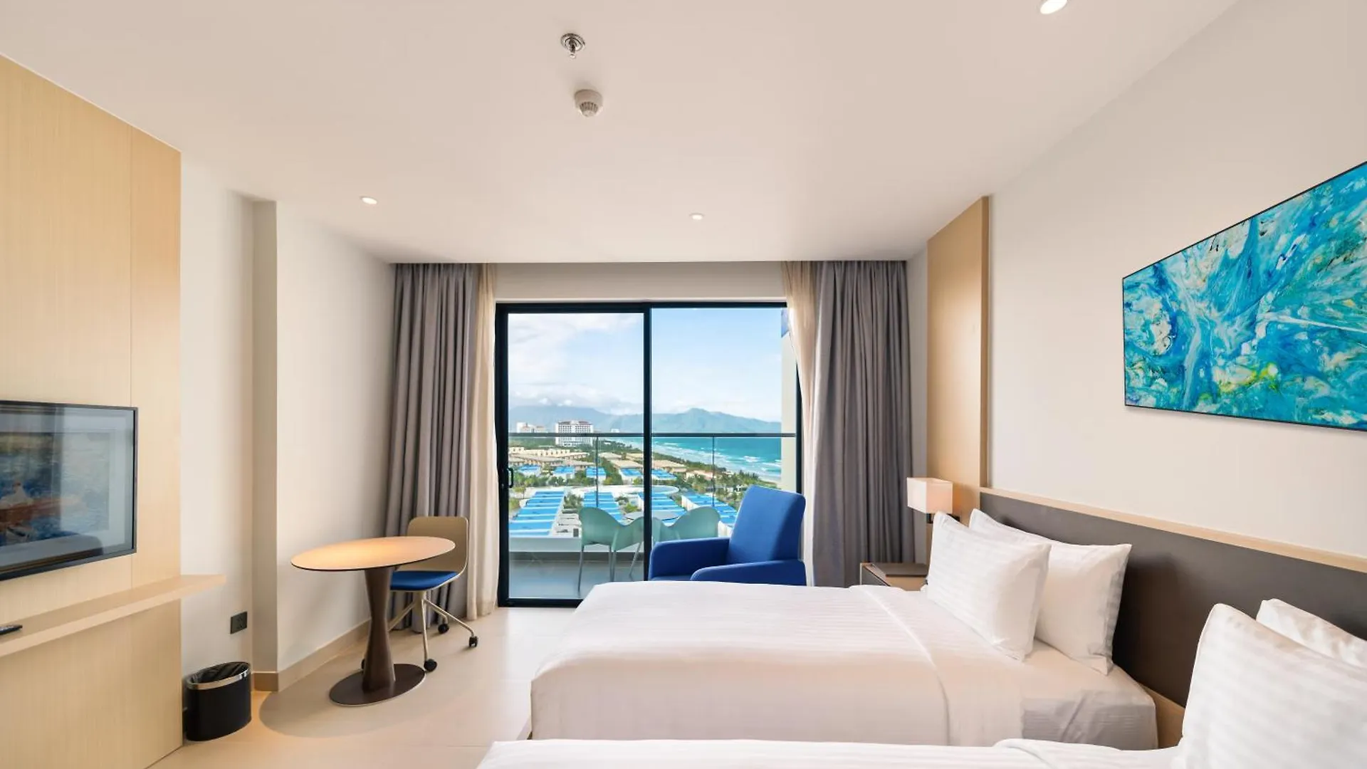 *****  The Empyrean Cam Ranh Beach Resort Vietnam